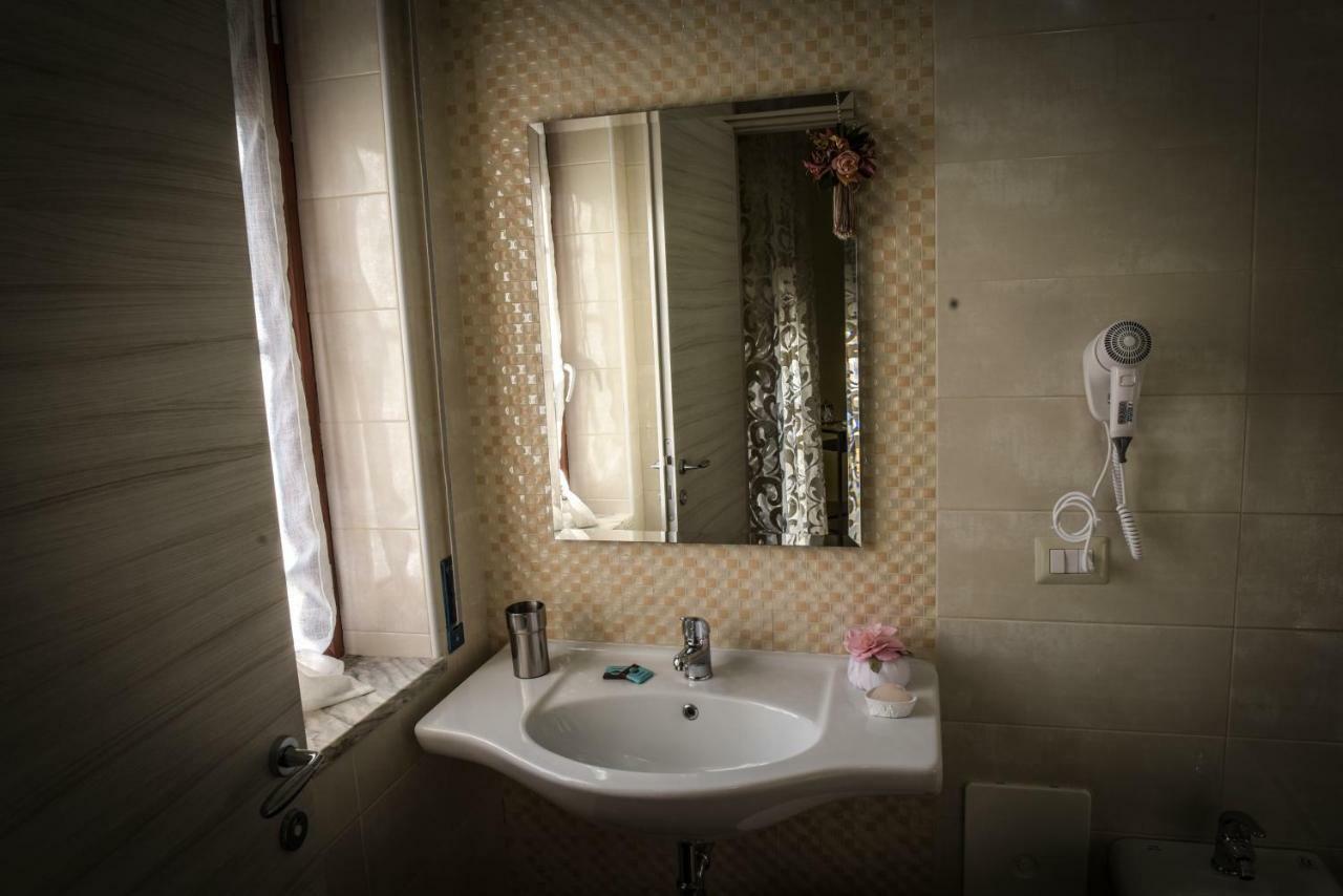 Le Fontane Del Re Bed & Breakfast Caserta Exterior photo